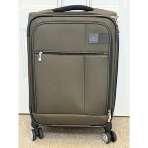 Skyway Luggage Co. Carry-On Suitcase Green 21” Expandable 4-Wheel Travel Bag